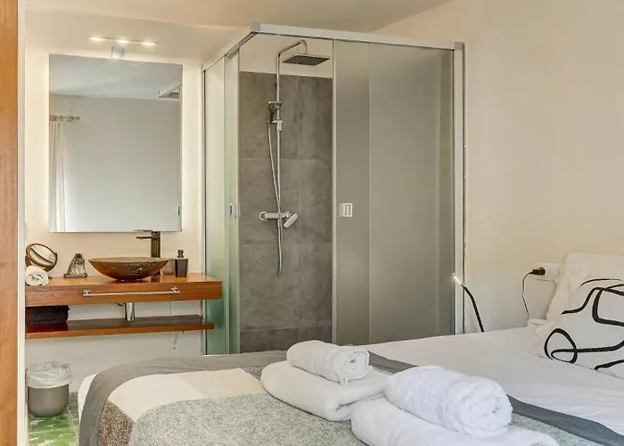 Semesterbostad Llum *