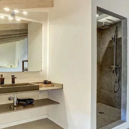 Llum Hébergement de vacances *